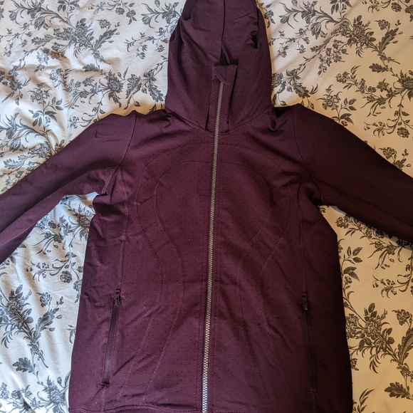 Lululemon Burgundy hoodie Size 4 - Picture 2 of 6